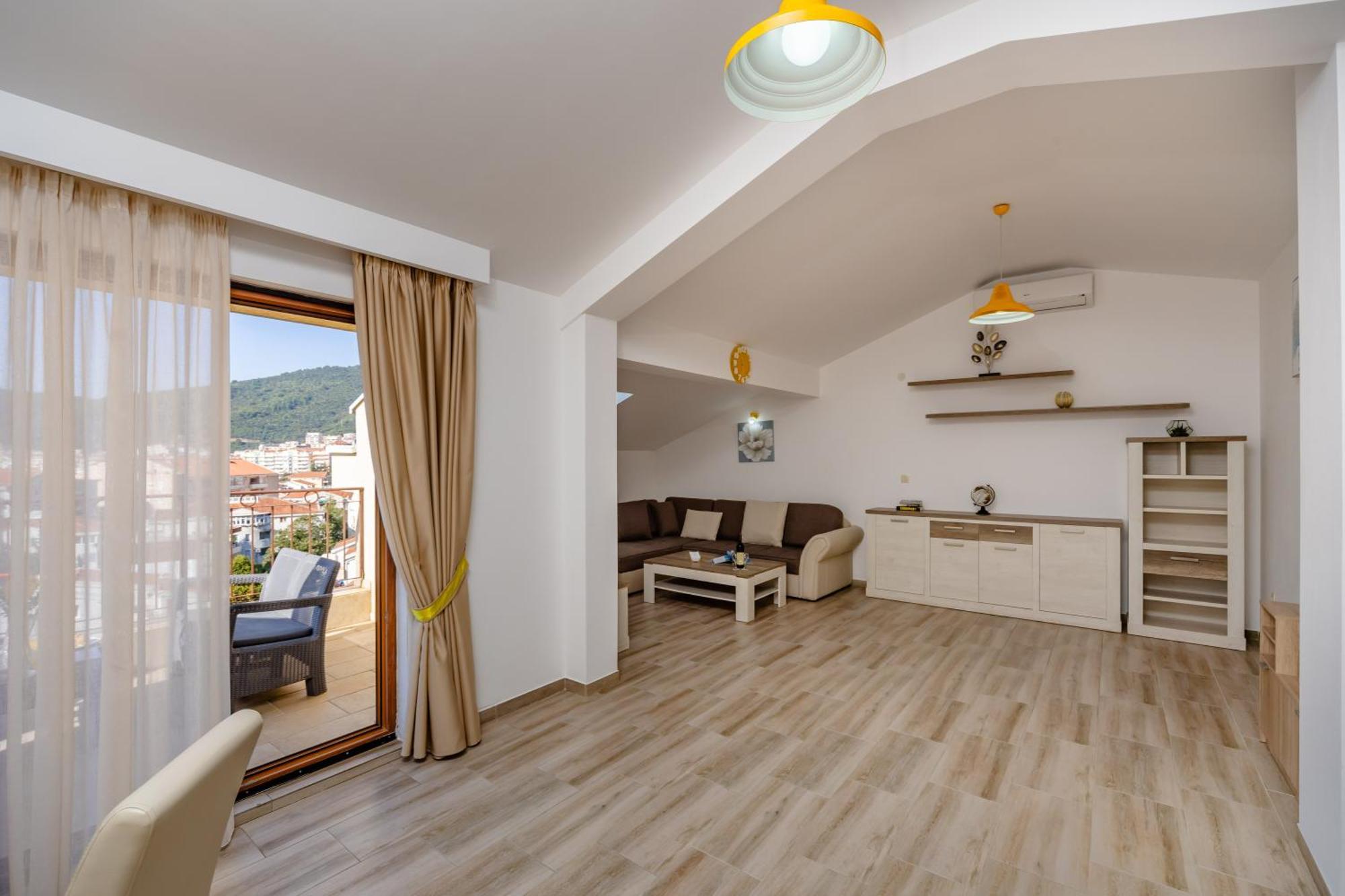 Arvala Apartment *